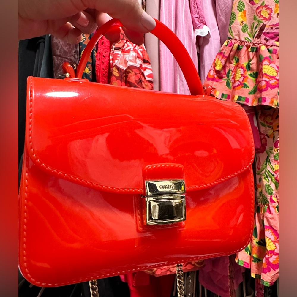 Furla candy jelly top handle in poppy!